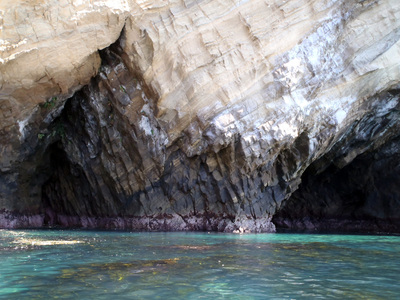 浮島 洞窟